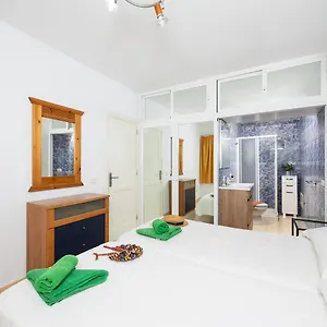  Apartment Jardines 2 Spain